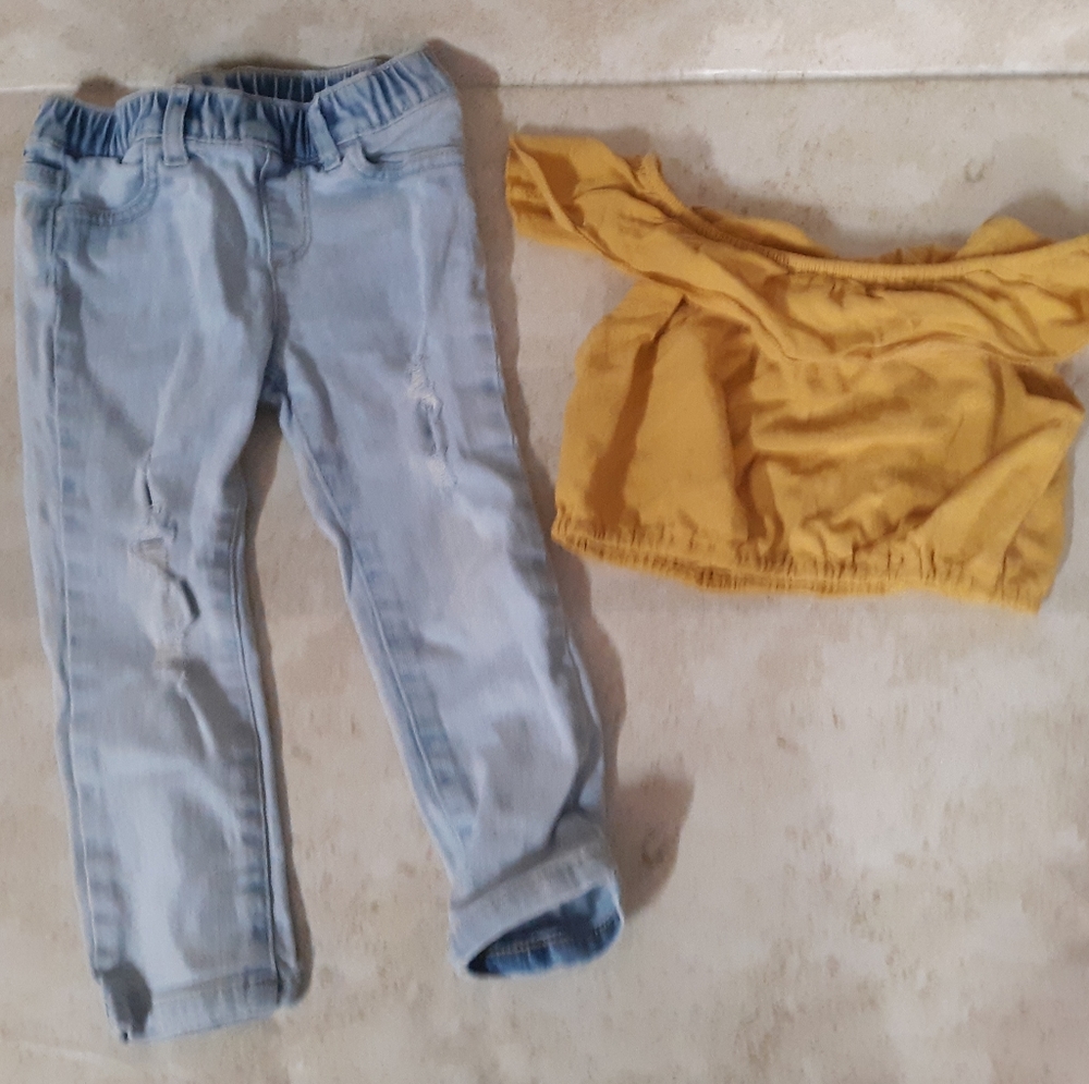 Crop top with distressed jeans